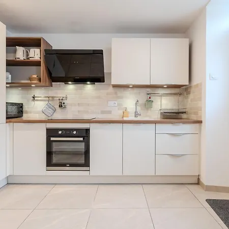 Cosy Cottage, 5 Minutes Disneyland! Holiday home *