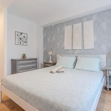 Cosy Cottage, 5 Minutes Disneyland! Holiday home *